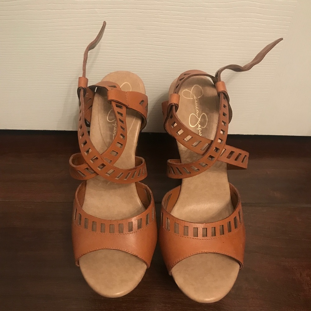 Jessica Simpson platform heel